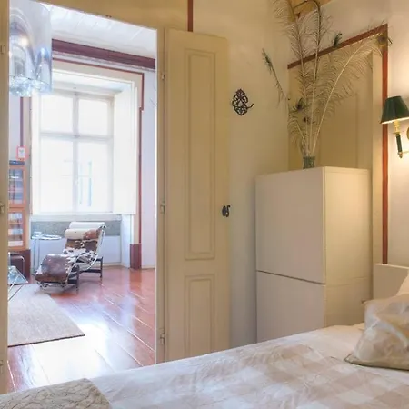 Charming In The Heart Of * Lissabon