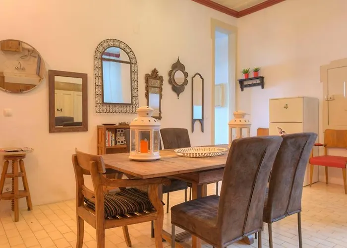 Brand New In Heart Of شقة