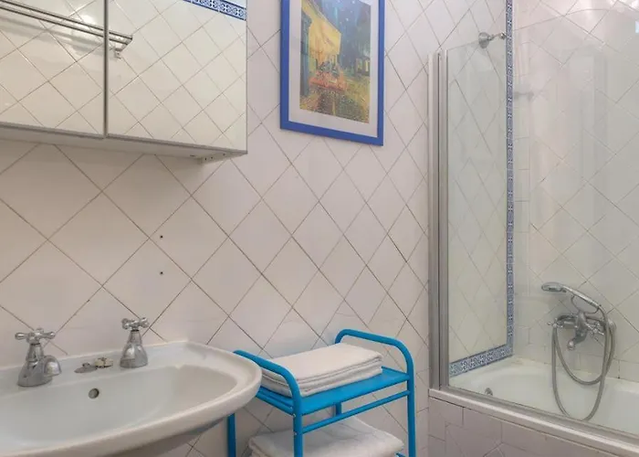 شقة Brand New In Heart Of